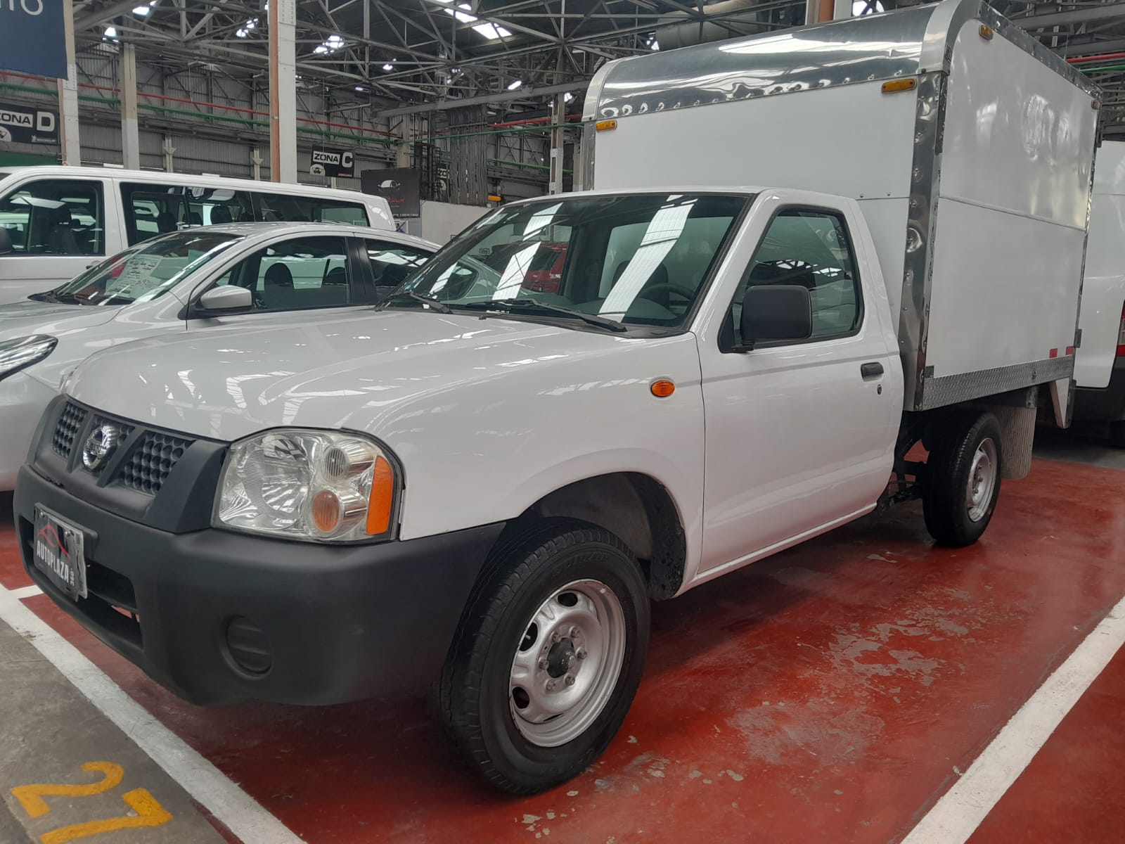 Nissan NP300 2.4 Chasis Dh Mt
